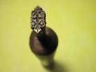 Ancien Fer a Dorer : Fleuron  en Bronze joli motif - 8 mm x 18 mm N° 400